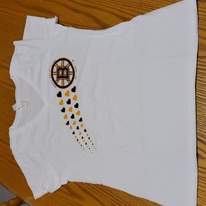 New in Package women's Boston Bruins v-neck White shirt size L. HEARTS